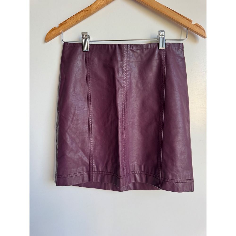 Free People Vegan Faux Leather Mini Skirt Purple Plum Edgy Boho OB583305 Size 4